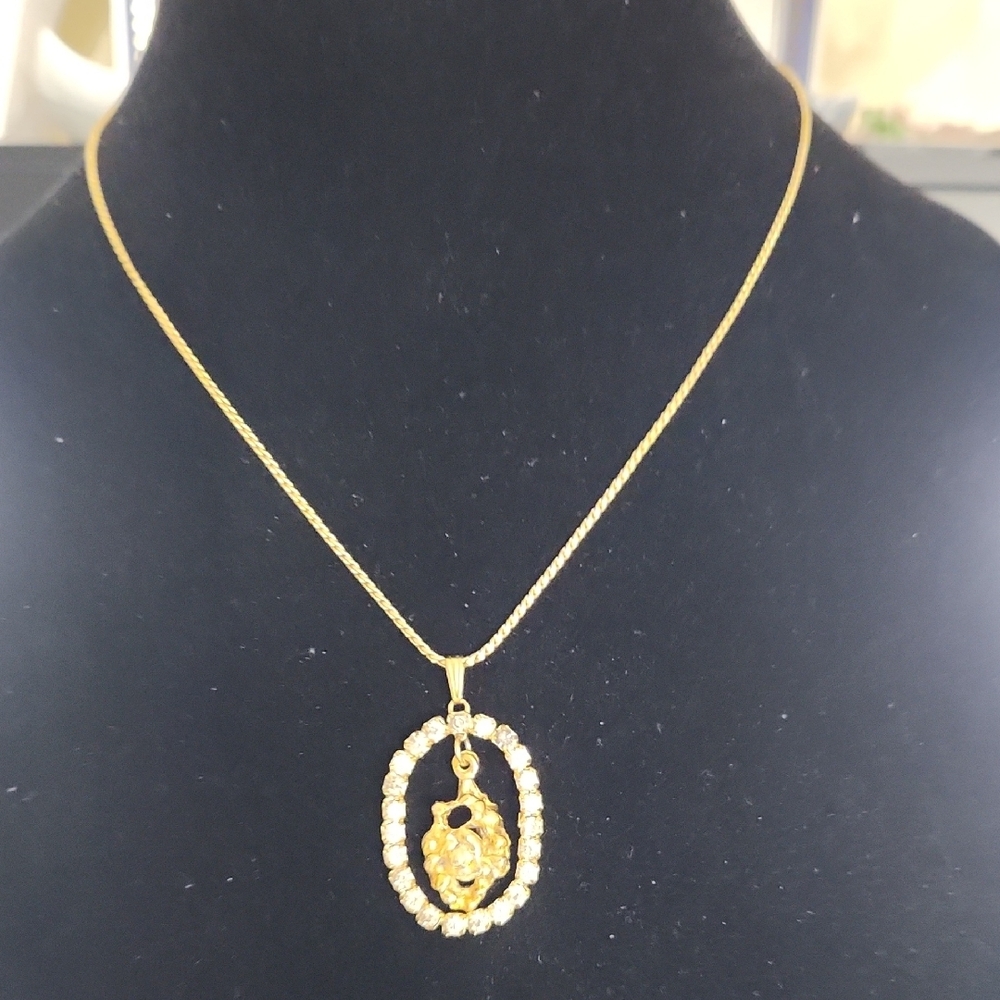 Gold-tone and Faux Pearl Necklace Lot - Picture 12 of 15
